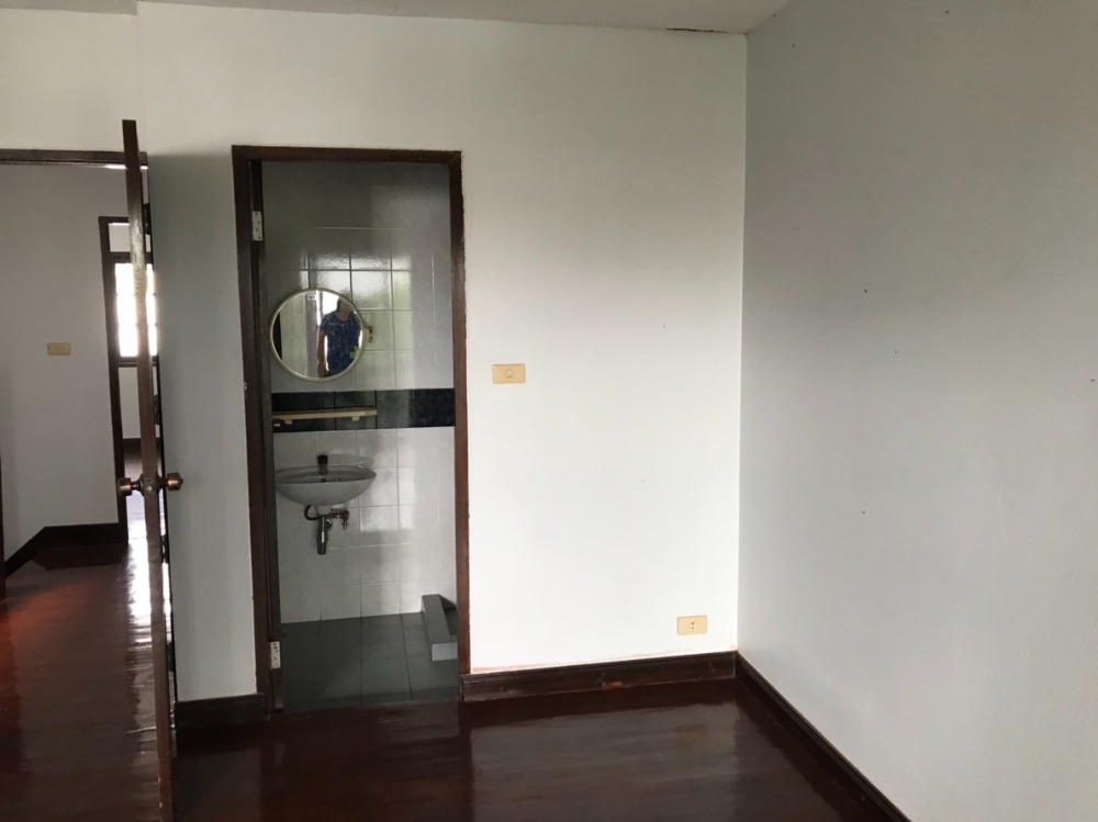 ขายทาวน์โฮมโชคชัย4 ลาดพร้าว71 : ทาวน์โฮม ลาดพร้าว 35 / 9 ห้องนอน (ขาย), Townhome Lat Phrao 35 / 9 Bedrooms (SALE) TPM356