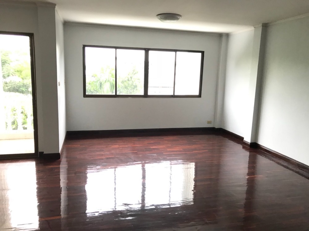 ขายทาวน์โฮมโชคชัย4 ลาดพร้าว71 : ทาวน์โฮม ลาดพร้าว 35 / 9 ห้องนอน (ขาย), Townhome Lat Phrao 35 / 9 Bedrooms (SALE) TPM356