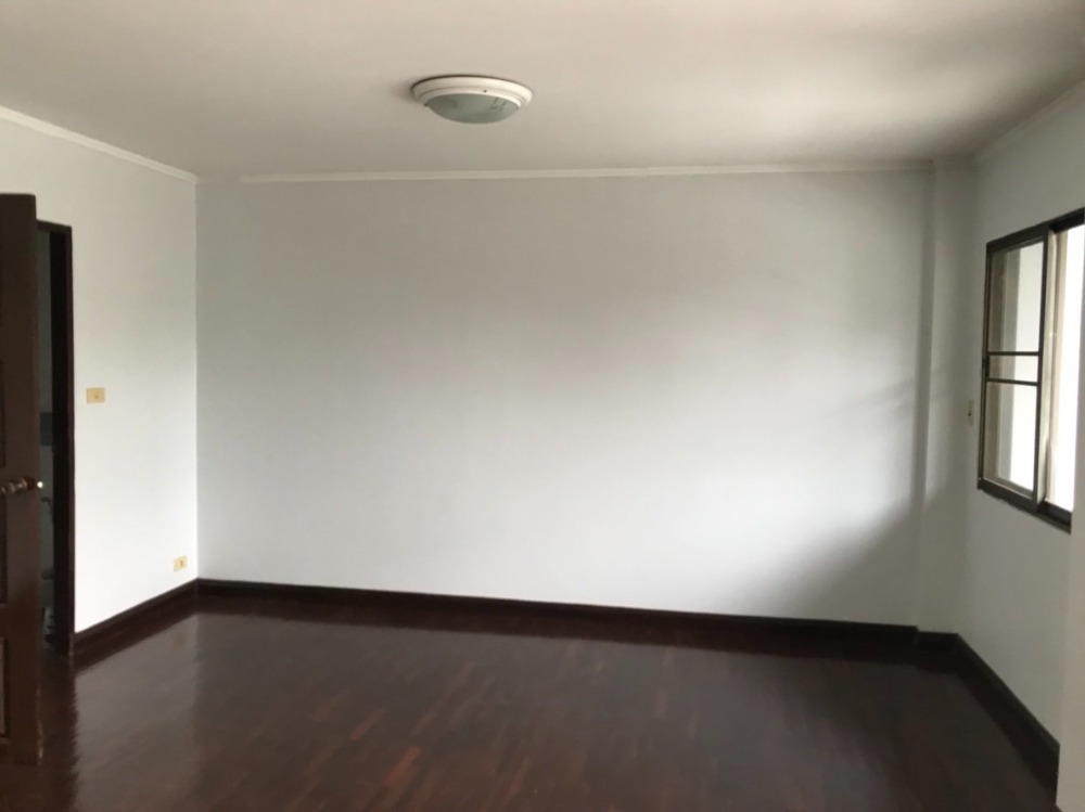 ขายทาวน์โฮมโชคชัย4 ลาดพร้าว71 : ทาวน์โฮม ลาดพร้าว 35 / 9 ห้องนอน (ขาย), Townhome Lat Phrao 35 / 9 Bedrooms (SALE) TPM356