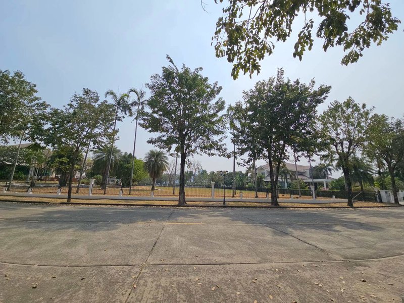 For SaleLandChaengwatana, Muangthong : For sale: vacant land, Kritsanathai Thayat Village, beautiful plot, quality community, near Impact Muang Thong Thani, Ban Mai Subdistrict, Pak Kret District, Nonthaburi