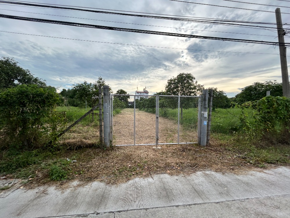 For SaleLandLadprao101, Happy Land, The Mall Bang Kapi : Beautiful land plot for sale, 4 rai (4-1-46), Soi Lat Phrao 115, size width and length approximately 70*100 meters, orange city plan (Y.6-18), near Bang Kapi Station, Yellow Line