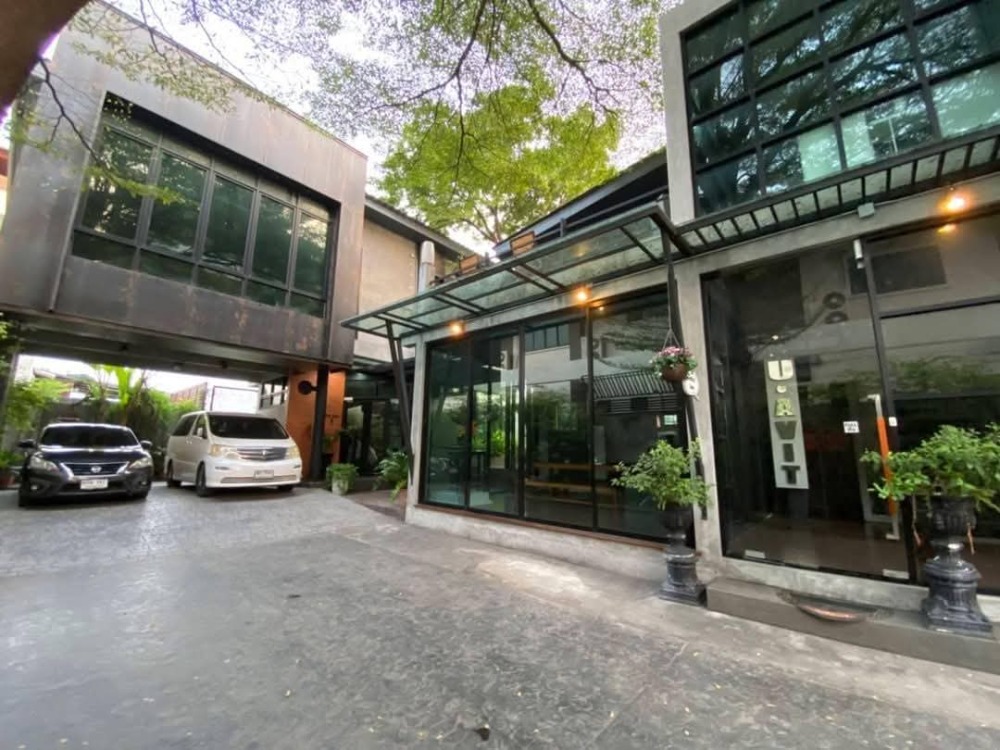 For RentOfficeYothinpattana,CDC : For rent: 2 resort-style Home Offices in the same area, Pradit Manutham area, Ram Intra expressway, suitable for Home Office, stockroom, studio, live broadcasting, or other businesses, near The Crystal Ekkamai-Ramintra, near Central East
