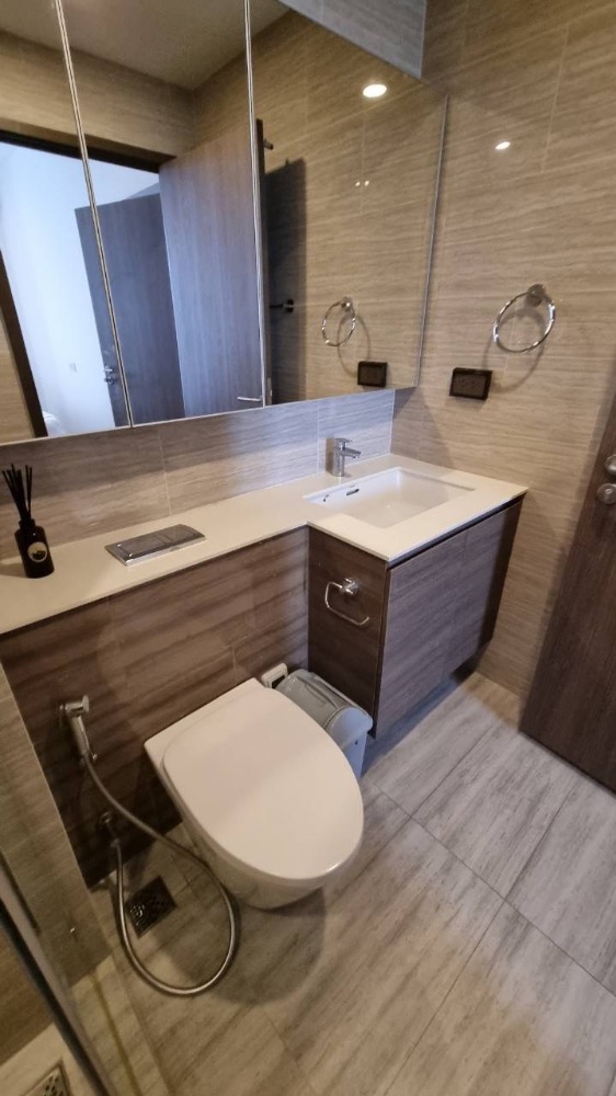 For RentCondoOnnut, Udomsuk : Condo for rent: Whizhdom Essence Sukhumvit 101, fully furnished condo, ready to move in, near Punnawithi BTS station and shopping mall!!