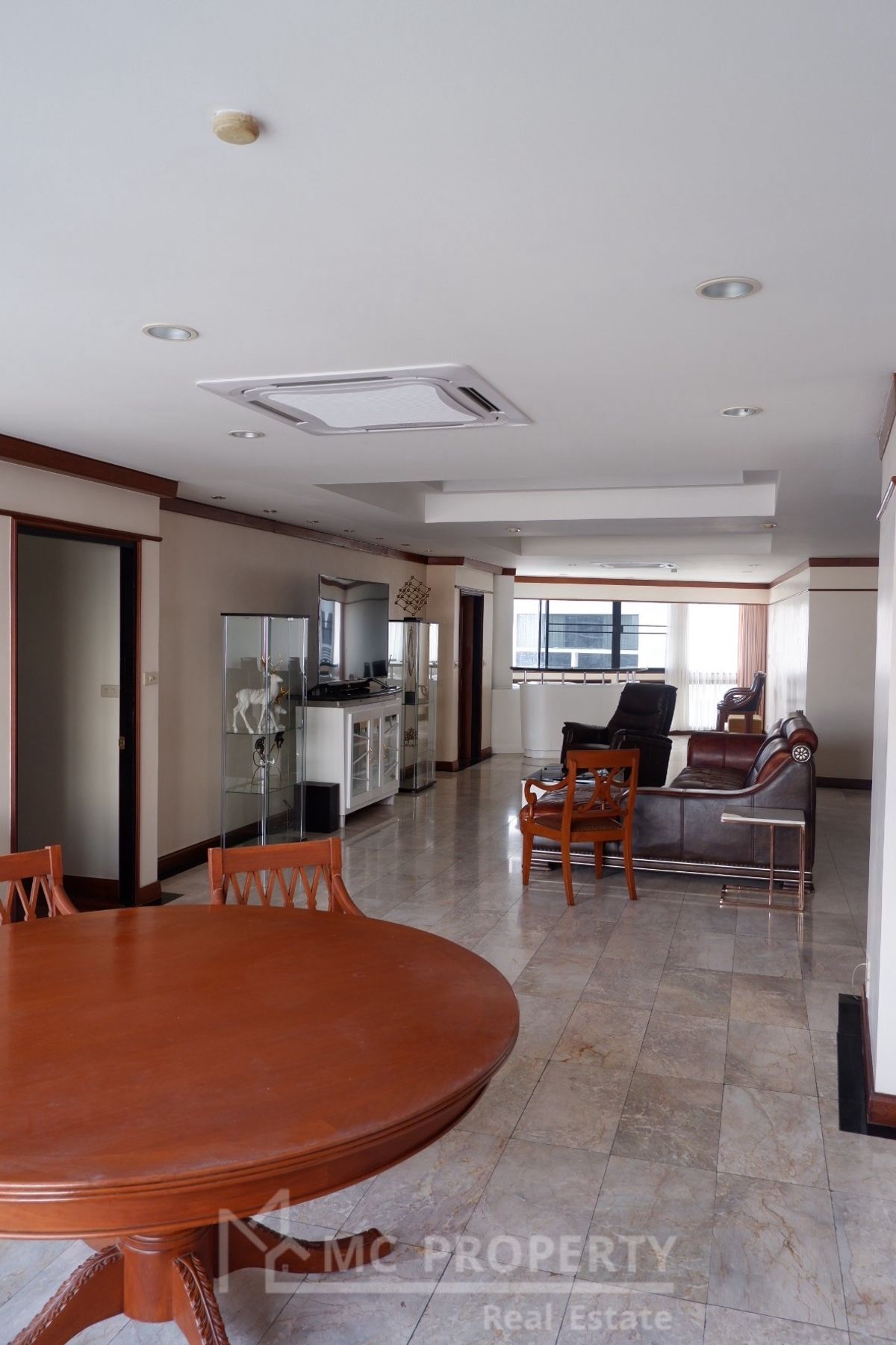 ให้เช่าคอนโดสุขุมวิท อโศก ทองหล่อ : President Park Sukhumvit 24 3 bedroom 223sqm Cedar tower 25fl++ for rent only 65,000 please contact 0816878954