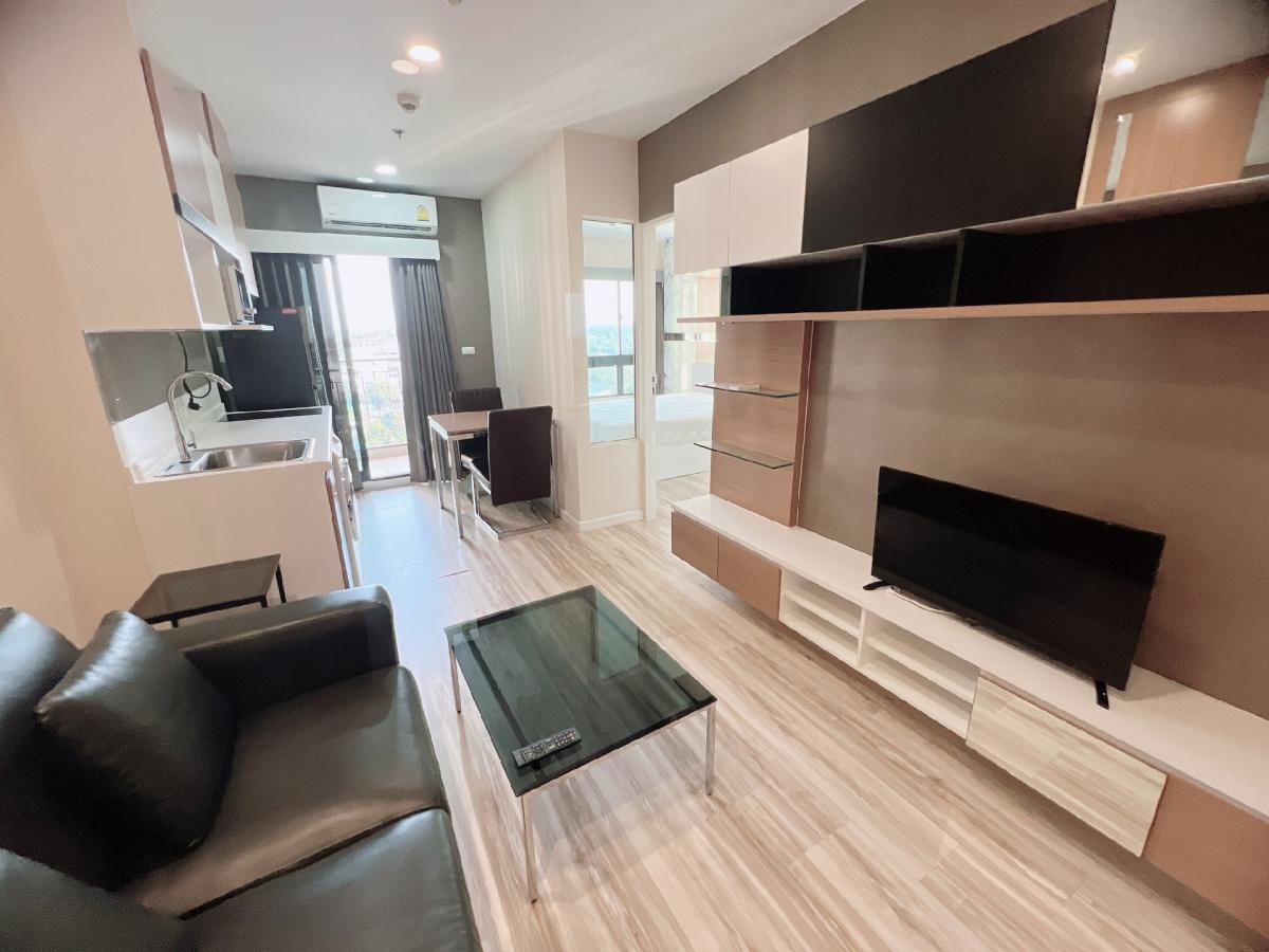 ให้เช่าคอนโดศรีราชา แหลมฉบัง บ้านบึง : 🏢 ให้เช่า พลัส คอนโดศรีราชา เพียง 9000 ลดจาก 12000  ราคานี้ห้ามช้า มีห้องเดียวจร้า  ชั้น 11   ขนาด 1 ห้องนอน 1 ห้องน้ำ ขนาด 30 ตร.ม รวมค่าส่วนกลาง   ประกัน 2 เดือน-ค่าเช่า 1 เดือน สัญญา รายปี    แต่งสวยตามรูปค่ะ   👉ระเบียงทิศตะวันออก