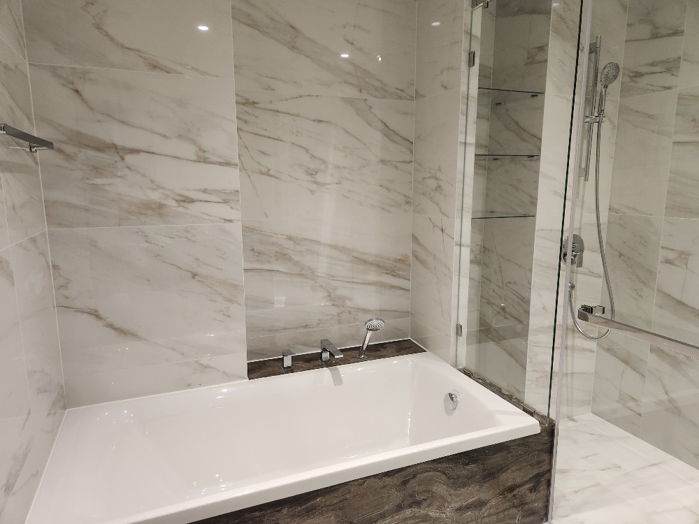 ให้เช่าคอนโดสาทร นราธิวาส : • 𝐑𝐄𝐍𝐓 • 𝐒𝐮𝐩𝐚𝐥𝐚𝐢 𝐈𝐂𝐎𝐍 • 𝟐 𝐁𝐞𝐝 • 𝟗𝟑 𝐒𝐪𝐦. • 𝟏𝟐𝟎,𝟎𝟎𝟎 •  𝐍𝐞𝐰-𝐔𝐧𝐢𝐭  𝐋𝐢𝐧𝐞 𝐈𝐃 : 𝐕𝐚𝐬𝐬𝐢𝐥𝐲