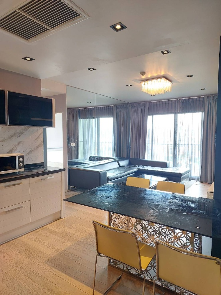 For SaleCondoSukhumvit, Asoke, Thonglor : HOT!!! Cheapest sale in the building, Noble Solo Condo, 2 rooms, size 80 sq m., price only 11.8 million baht.