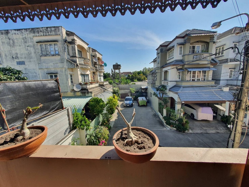 ขายบ้านวิภาวดี ดอนเมือง หลักสี่ : ขายทาวน์โฮม 3 ชั้น เศรณีปาร์ค วิภาวดี 60 ขนาด 32 ตรว ใกล้ ม.เกษตร บางเขน รถไฟฟ้า 3 สาย