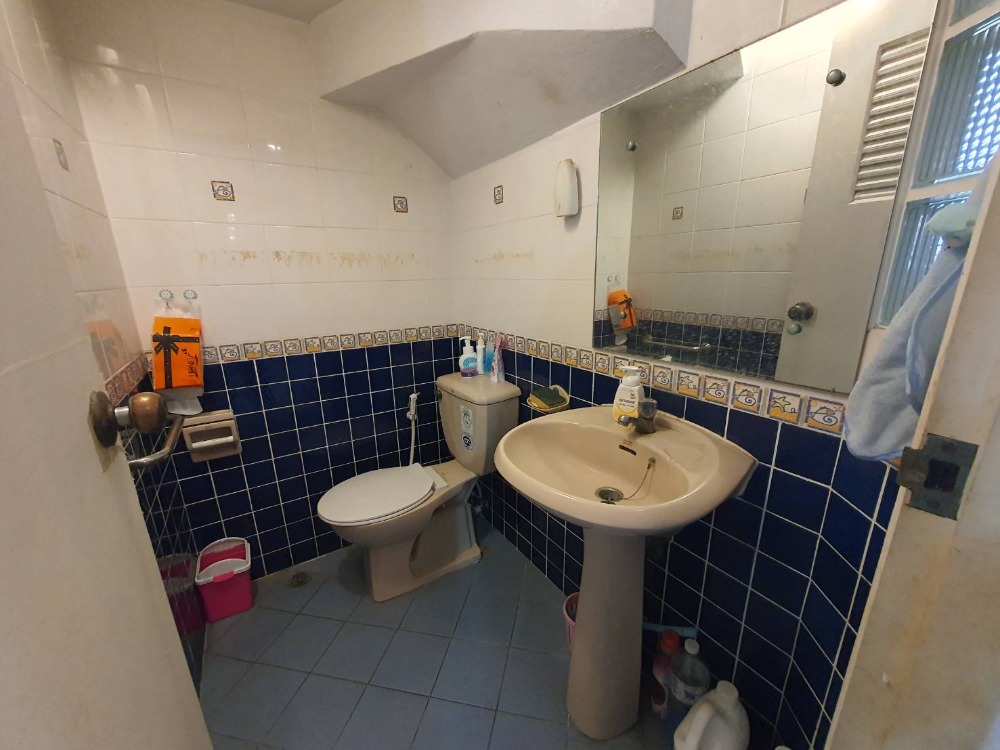 ขายบ้านวิภาวดี ดอนเมือง หลักสี่ : ขายทาวน์โฮม 3 ชั้น เศรณีปาร์ค วิภาวดี 60 ขนาด 32 ตรว ใกล้ ม.เกษตร บางเขน รถไฟฟ้า 3 สาย