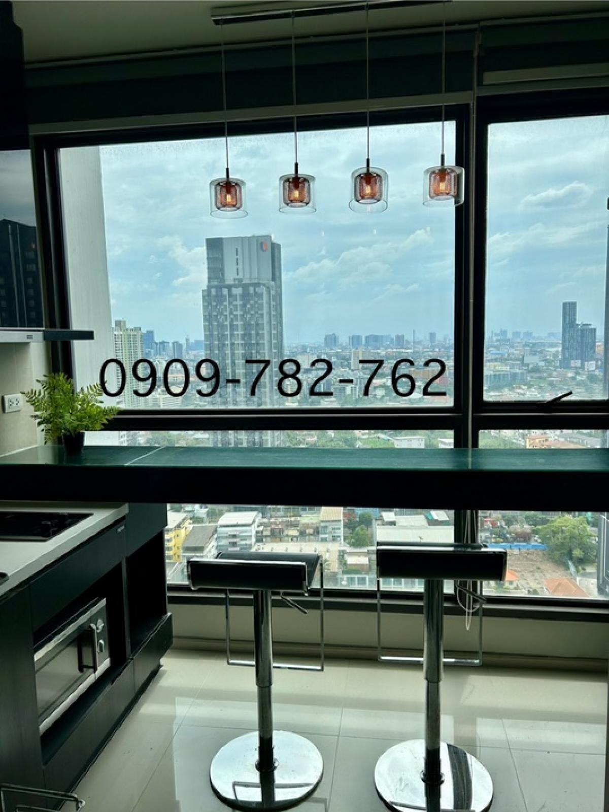 For SaleCondoOnnut, Udomsuk : Selling at a loss, beautiful new room, Rhythm Sukhumvit 44/1, 0 m. BTS Prakanong, near Summer Hill mall/Top supermarket, 1 bedroom, 45 sq m, 26th floor, river view, by owner, call 0909-782-762