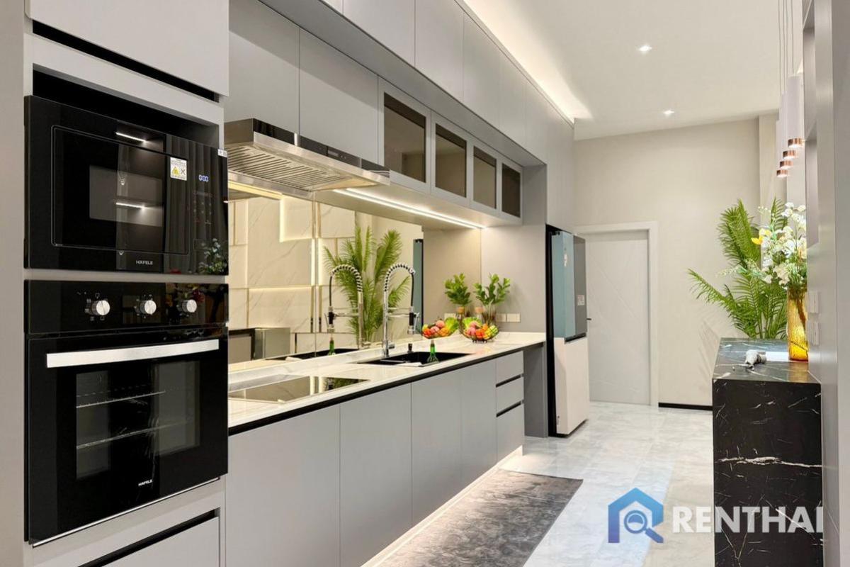 For SaleHousePattaya, Bangsaen, Chonburi : Exclusive villa for sale in a quiet area