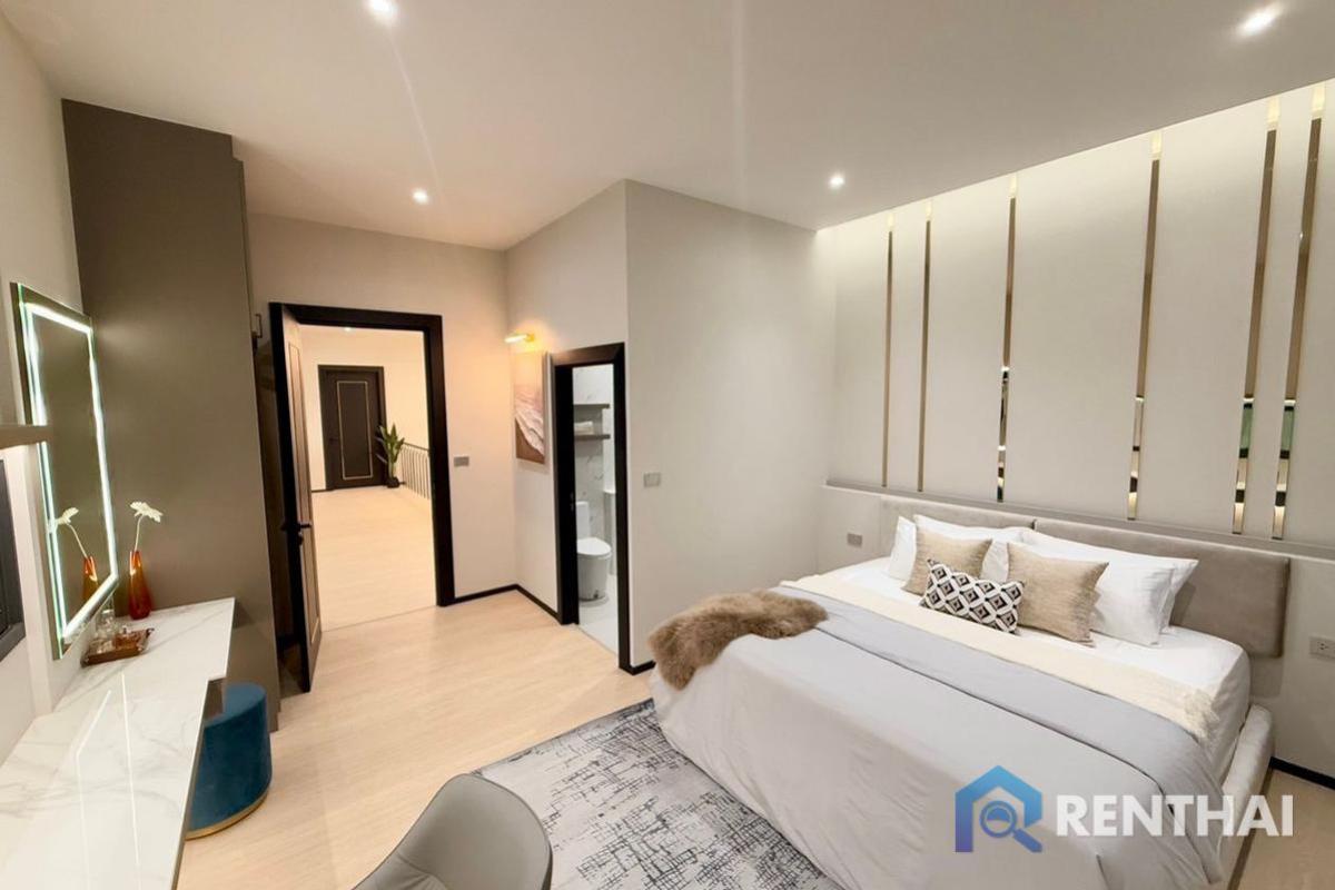 For SaleHousePattaya, Bangsaen, Chonburi : Exclusive villa for sale in a quiet area