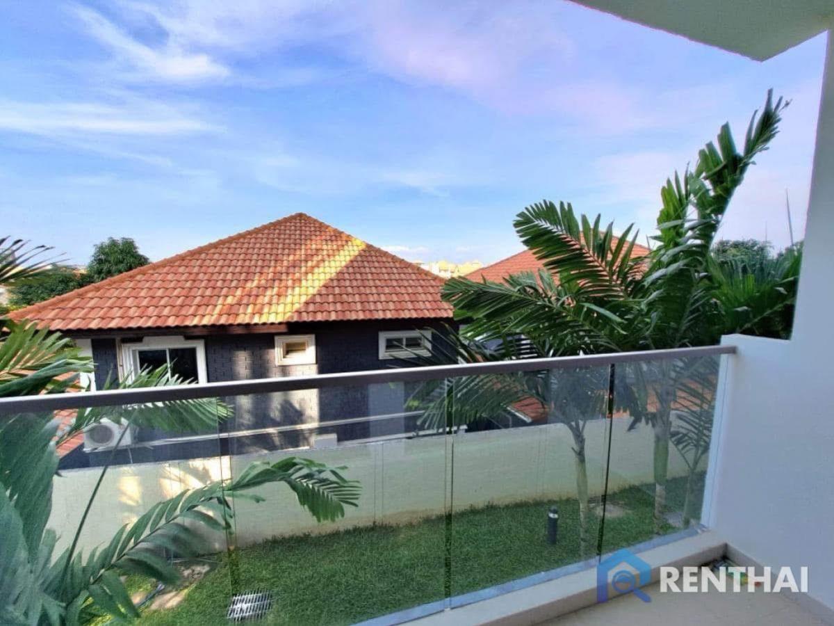 For SaleCondoPattaya, Bangsaen, Chonburi : 2bed fully-furnished condo at Pattayas Arcadia Beach Resort,