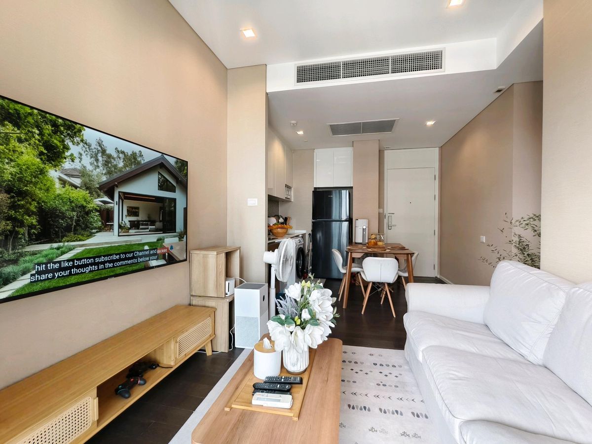 For RentCondoLadprao, Central Ladprao : [💥𝐑𝐄𝐍𝐓 𝐍𝐎𝐖] The Saint Residences, Japanese style decorated room, comfortable to the eyes, plenty of light, good location near BTS station. This type of room is quite rare.