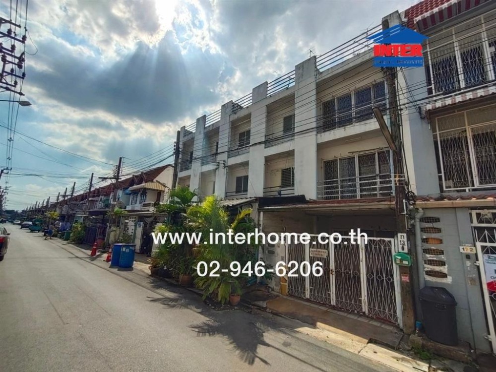 For SaleTownhomeRamkhamhaeng, Hua Mak : 3-storey townhouse, 18 sq m. Townhouse, Soi Ramkhamhaeng 24, Intersection 8, Ramkhamhaeng Road, Soi Ramkhamhaeng 24, Bang Kapi District, Bangkok