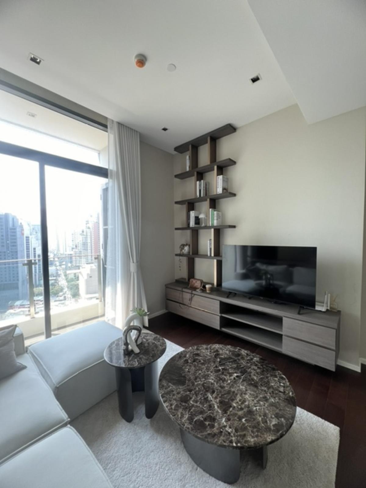 ให้เช่าคอนโดสุขุมวิท อโศก ทองหล่อ : MODERN DUPLEX PENTHOUSE @ SUKHUMVIT 39 | FOR SALE & RENT