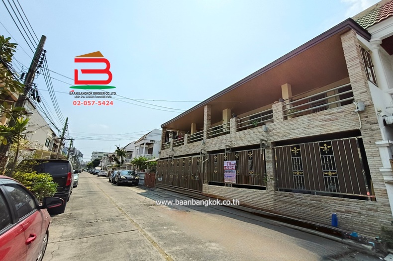 For SaleTownhomeOnnut, Udomsuk : 2 and a half storey townhouse, Soi Sukhumvit 101, area 57 sq m, near BTS Punnawithi, Sukhumvit Road, Bang Chak Subdistrict, Phra Khanong District, Bangkok