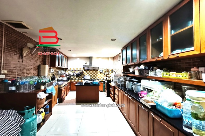 2 and a half storey townhouse, Soi Sukhumvit 101, area 57 sq m, near BTS Punnawithi, Sukhumvit Road, Bang Chak Subdistrict, Phra Khanong District, Bangkok Loading...