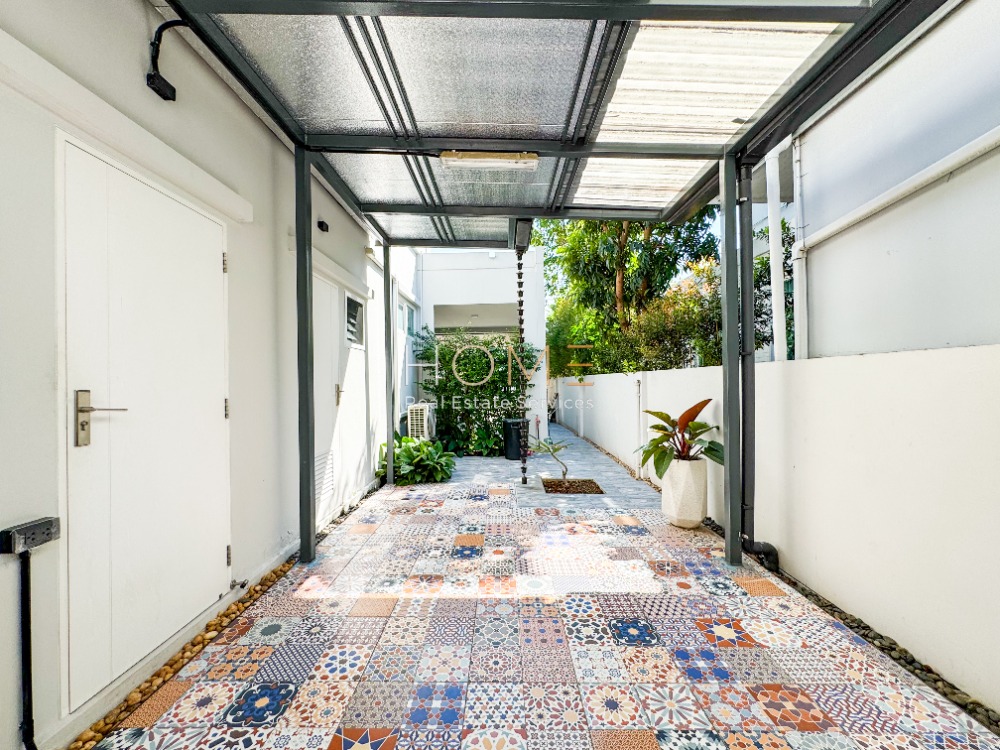 For SaleHouseLadkrabang, Suwannaphum Airport : Mantana Motorway - New Krungthepkreetha / 4 Bedrooms (SALE) COF652