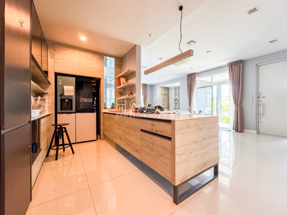 For SaleHouseLadkrabang, Suwannaphum Airport : Mantana Motorway - New Krungthepkreetha / 4 Bedrooms (SALE) COF652