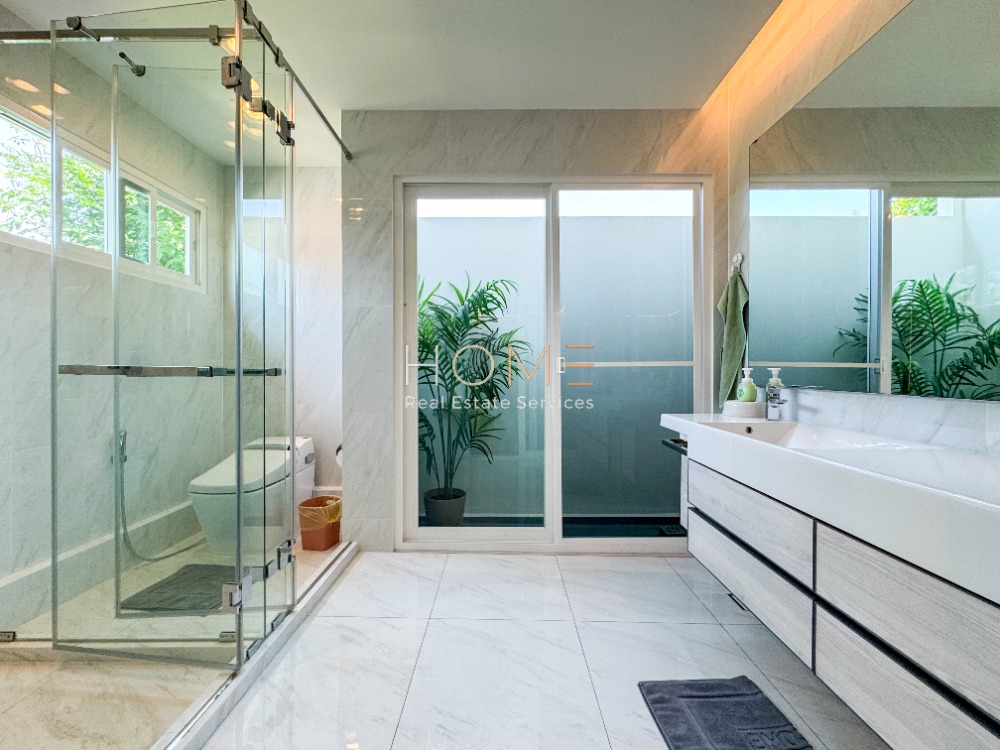 For SaleHouseLadkrabang, Suwannaphum Airport : Mantana Motorway - New Krungthepkreetha / 4 Bedrooms (SALE) COF652