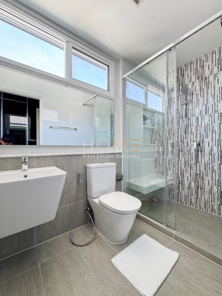 For SaleHouseLadkrabang, Suwannaphum Airport : Mantana Motorway - New Krungthepkreetha / 4 Bedrooms (SALE) COF652