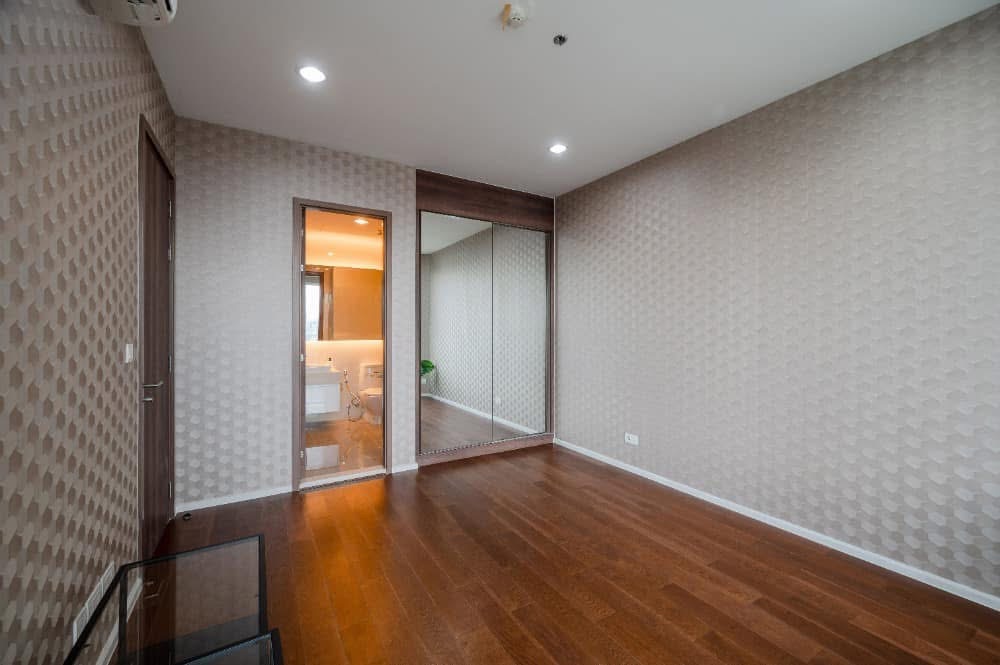 For SaleCondoSathorn, Narathiwat : For sale, luxury condo Menam Residences, 3 bedrooms, high floor, Chao Phraya River view, newly renovated, fully furnished, near BTS Saphan Taksin, near Asiatique