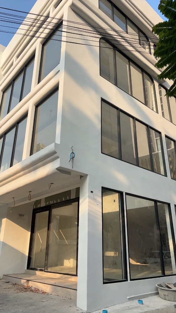 For RentHome OfficeSukhumvit, Asoke, Thonglor : 4th floor area of ​​a commercial building for home office, 400 meters from BTS Phrom Phong