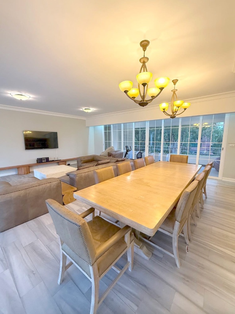 ขายคอนโดหัวหิน ประจวบคีรีขันธ์ : ขายคอนโดติดหาด Royal Princess Hua-hin, 4 ห้องนอน, ระเบียงใหญ่ รีโนเวทใหม่ เฟอร์นิเจอร์ครบ