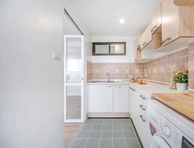 ให้เช่าคอนโดสาทร นราธิวาส : ให้เช่า ลุมพินี วิลล์ พระแม่มารี-สาทร เลขที่ 90/91 (วิวสระ)