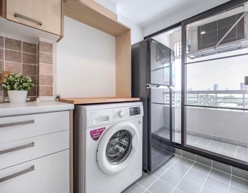 ให้เช่าคอนโดสาทร นราธิวาส : ให้เช่า ลุมพินี วิลล์ พระแม่มารี-สาทร เลขที่ 90/91 (วิวสระ)