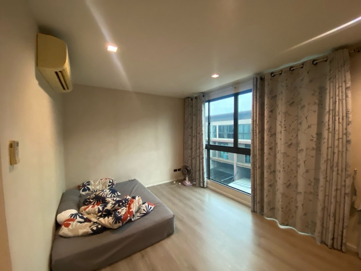 For SaleTownhomeKasetsart, Ratchayothin : For sale: House in the middle of the city, Ratchayothin, near Major Ratchayothin, cheap electric train