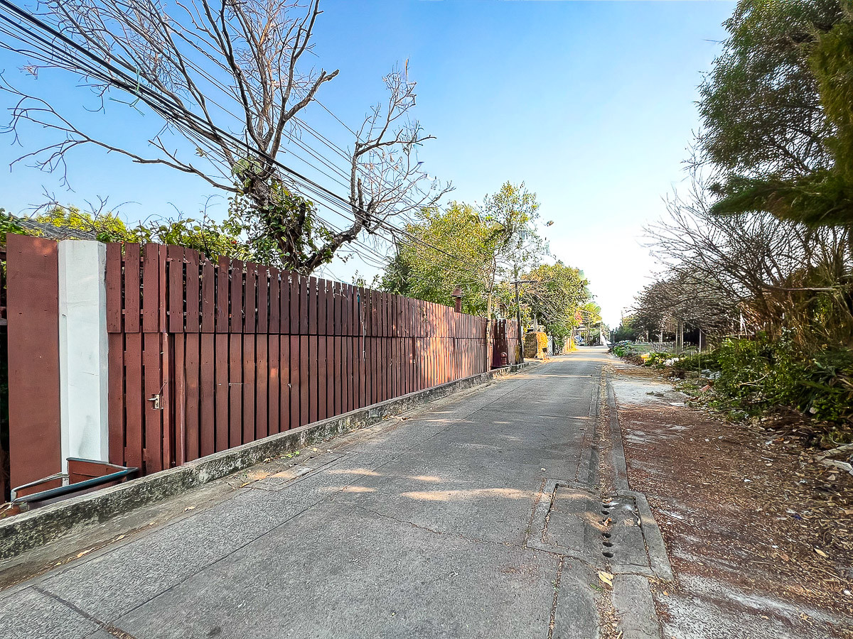 ขายที่ดินเกษตรศาสตร์ รัชโยธิน : ขายที่ดินเปล่า ทำเลทอง ซอยพหลโยธิน 24 ใกล้รถไฟฟ้า BTS พหลโยธิน 24 เหมาะสำหรับสร้างบ้านหรือลงทุนอสังหาฯ