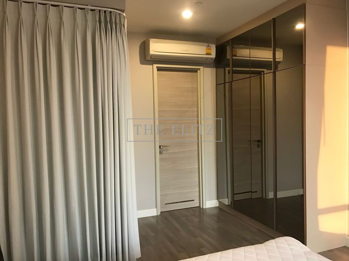 For RentCondoSathorn, Narathiwat : 💥 Rent The Room Sathorn-Tanonpun, good price 💯 Furniture Ready to go to high floor, beautiful view, convenient to travel near BTS - SURASAK 🚄