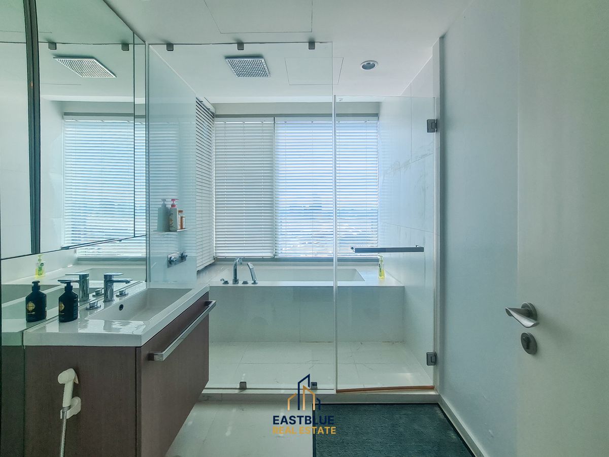 For SaleCondoWitthayu, Chidlom, Langsuan, Ploenchit : BEST PRICE!! RBSC Sport club view✨185 Rajadamri✨2 bedrooms, 2 bathrooms, size 125 sq m, near BTS Ratchadamri Tel.0982645161 