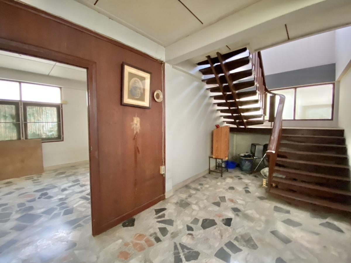 For RentRetail SpaceSukhumvit, Asoke, Thonglor : For rent, 2 semi-detached houses for business, renovated, with parking, Soi Ekkamai, Sukhumvit 63, Watthana, Bangkok, suitable for cafe, restaurant, yoga, pilates, workshop, fine dining (chef cooking)