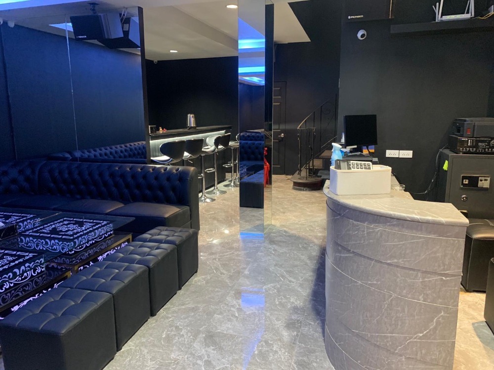 ให้เช่าอาคารพาณิชย์สุขุมวิท อโศก ทองหล่อ : อาคารขนาด 350 ตรม. เป็นบาร์เก่า 1 กม.จาก BTS พร้อมพงษ์ เอ็มควอเทียร์