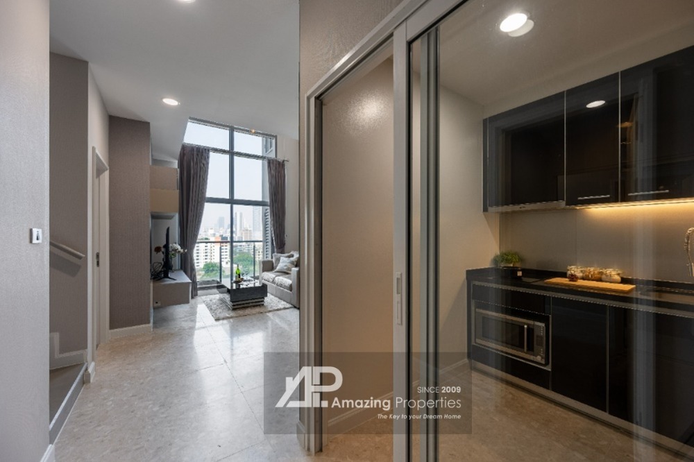 ขายคอนโดดูเพล็กซ์ 2 ห้องนอน สไตล์โมเดิร์น ใกล้ BTS ทองหล่อ Loading...