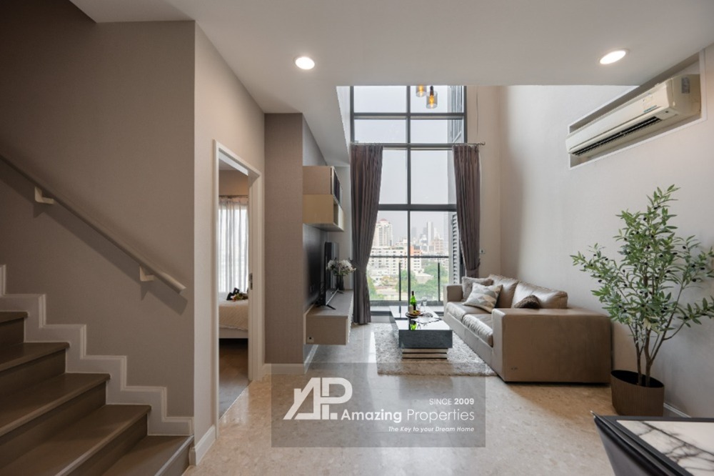 ขายคอนโดดูเพล็กซ์ 2 ห้องนอน สไตล์โมเดิร์น ใกล้ BTS ทองหล่อ Loading...