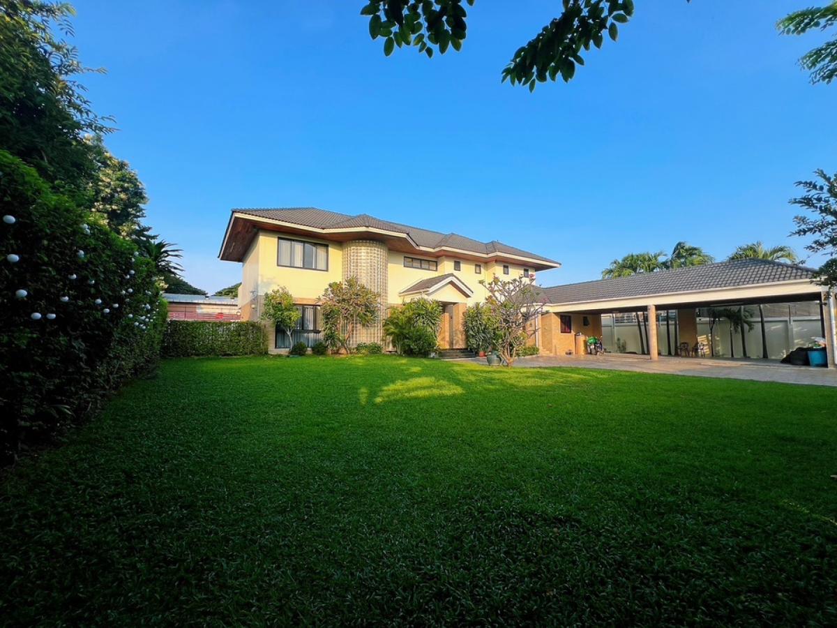 For RentHouseSukhumvit, Asoke, Thonglor : 🌳 RENT | PRIVATE POOL VILLA | 5 BR |Bangkok  Sukhumvit Ekkamai
