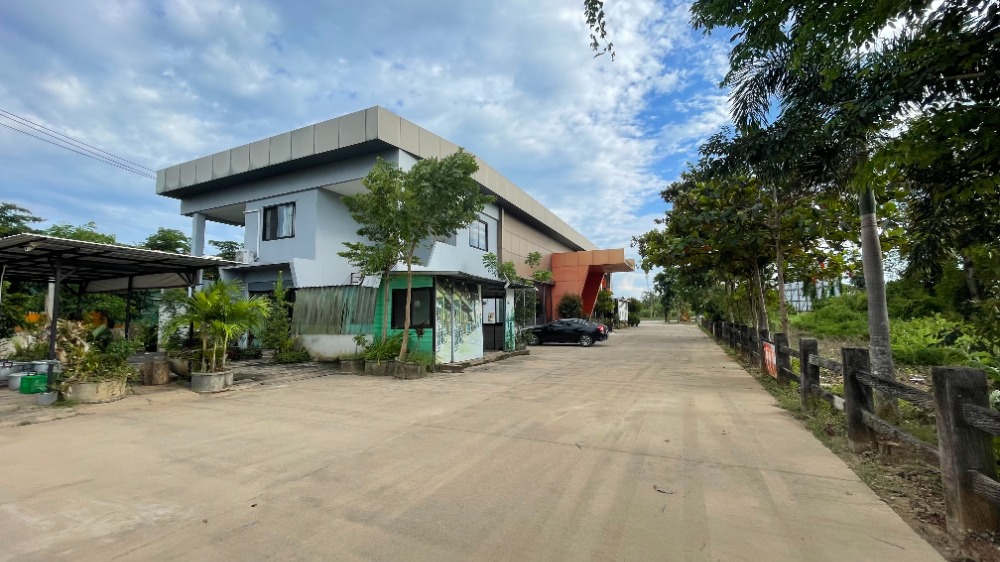 ขายร้านค้า/ตลาดนัดเชียงราย : ขายกิจการ พร้อมอาคารสิ่งปลูกสร้าง ที่ดิน 2 ไร่ 3 งาน จังหวัดเชียงราย