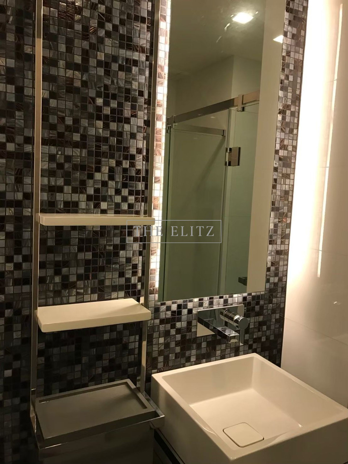 For RentCondoSathorn, Narathiwat : 💥 Rent The Room Sathorn-Tanonpun, good price 💯 Furniture Ready to go to high floor, beautiful view, convenient to travel near BTS - SURASAK 🚄