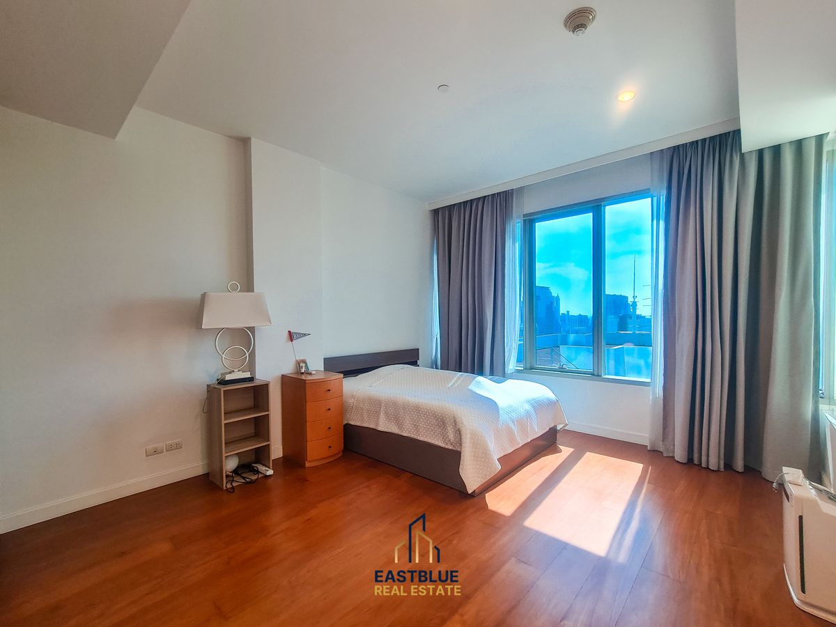 For SaleCondoWitthayu, Chidlom, Langsuan, Ploenchit : BEST PRICE!! RBSC Sport club view✨185 Rajadamri✨2 bedrooms, 2 bathrooms, size 125 sq m, near BTS Ratchadamri Tel.0982645161 