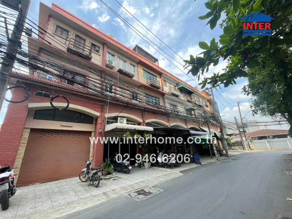 For SaleShop HouseSapankwai,Jatujak : Commercial building 3.5, Floor 14.5 sq.w. Village, Thawee Wan Villa, Soi Phahonyothin 24, 2-7 Intersection, Lat Phrao Road, Phahonyothin Road, Bang Khen District, Bangkok