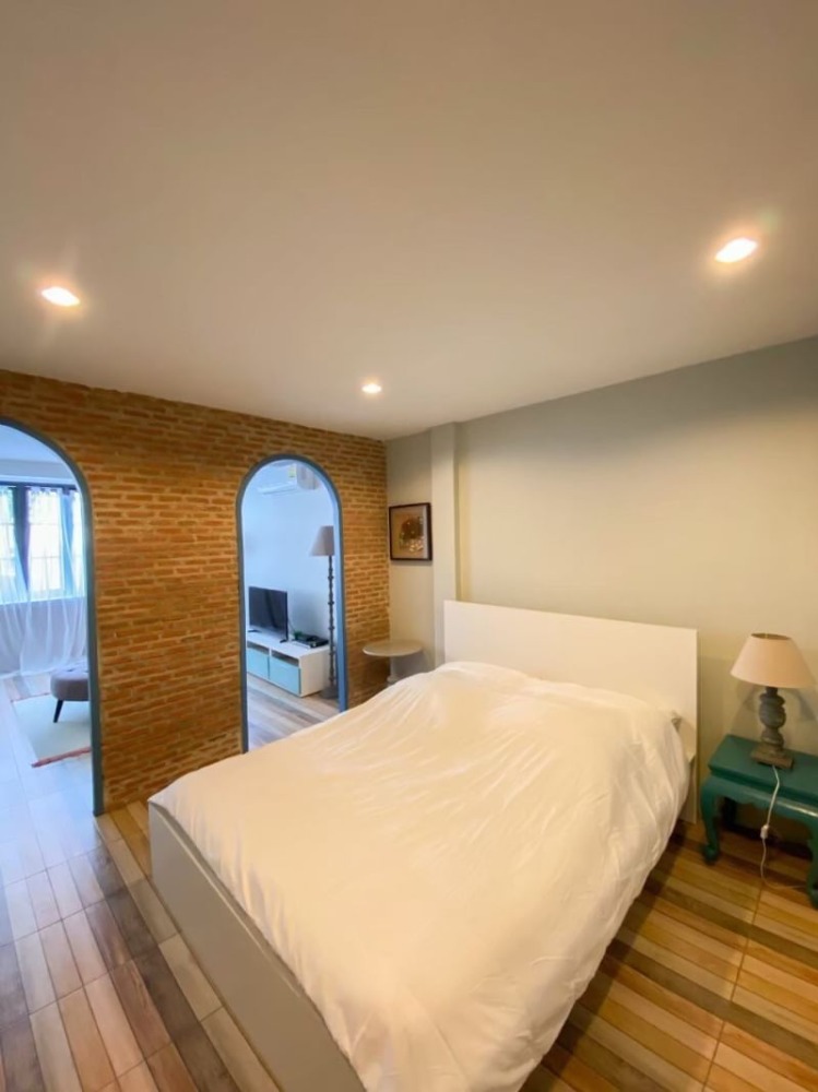 For RentTownhomeCha-am Phetchaburi : For rent 3-storey townhouse Fio House by the Sea