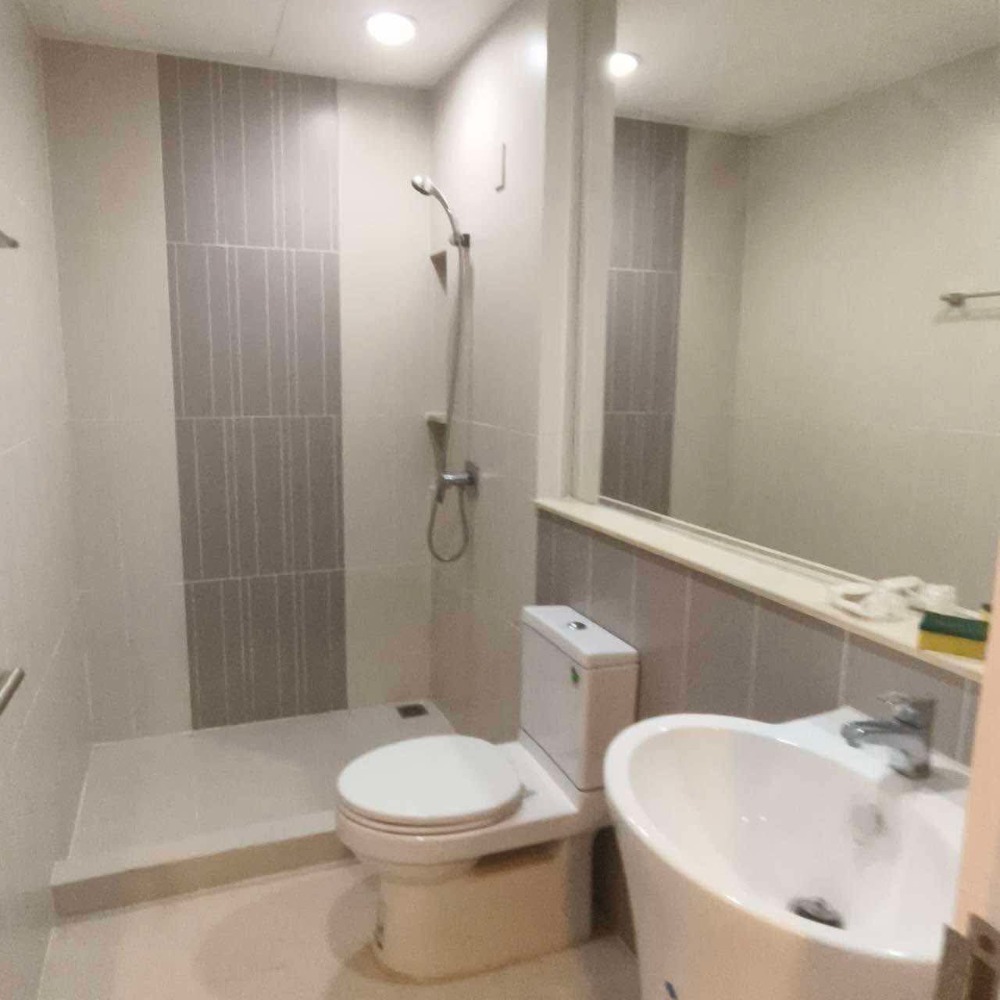 For SaleTownhomePattanakan, Srinakarin : 🔥 House for sale, Townhouse Baan Klangmuang Rama 9-Motorway 3 bedrooms near The Nine on the motorway.