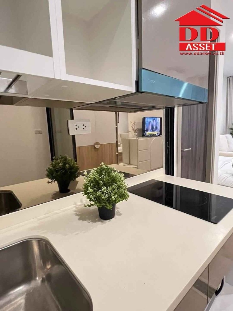 For RentCondoPattanakan, Srinakarin : Rent The Rich Rama9 Srinakarin next to the Yellow Line And Airport Link Code: C8299