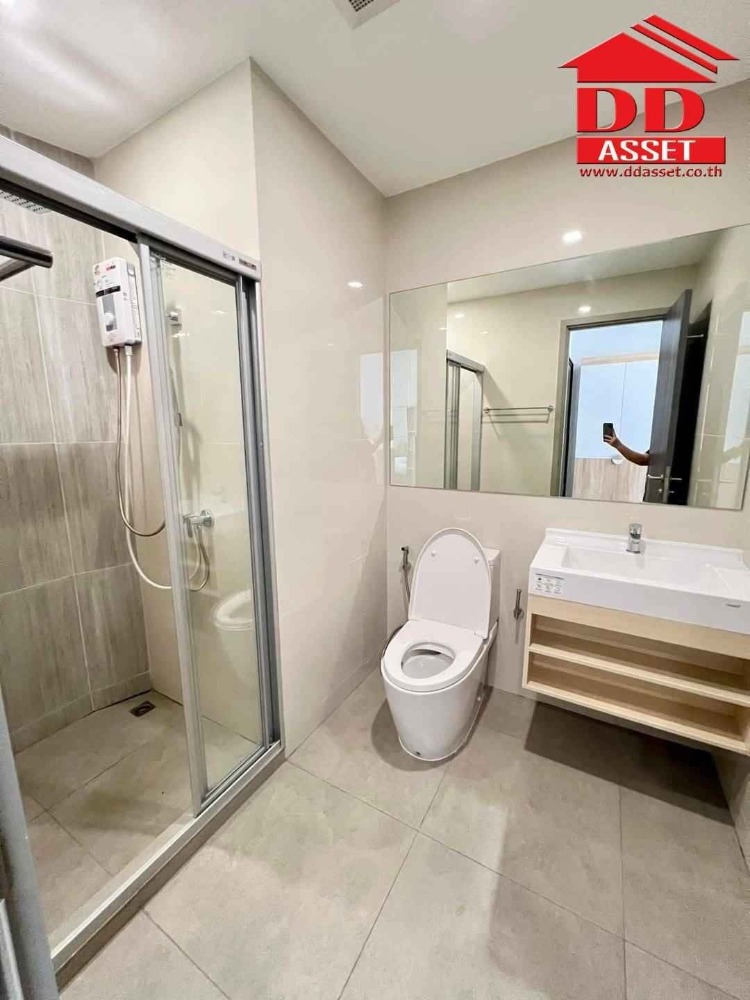 For RentCondoPattanakan, Srinakarin : Rent The Rich Rama9 Srinakarin next to the Yellow Line And Airport Link Code: C8299