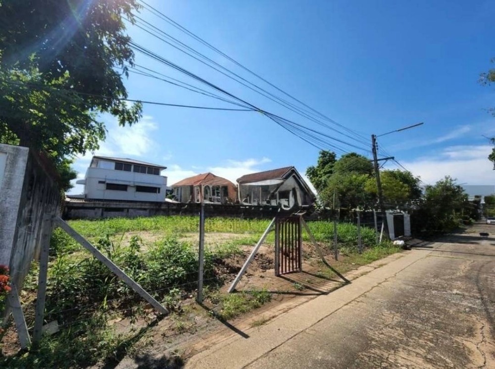 For SaleLandChaengwatana, Muangthong : Chaeng Watthana Road 14 Muang Thong Village, 1 100 sq.wa.