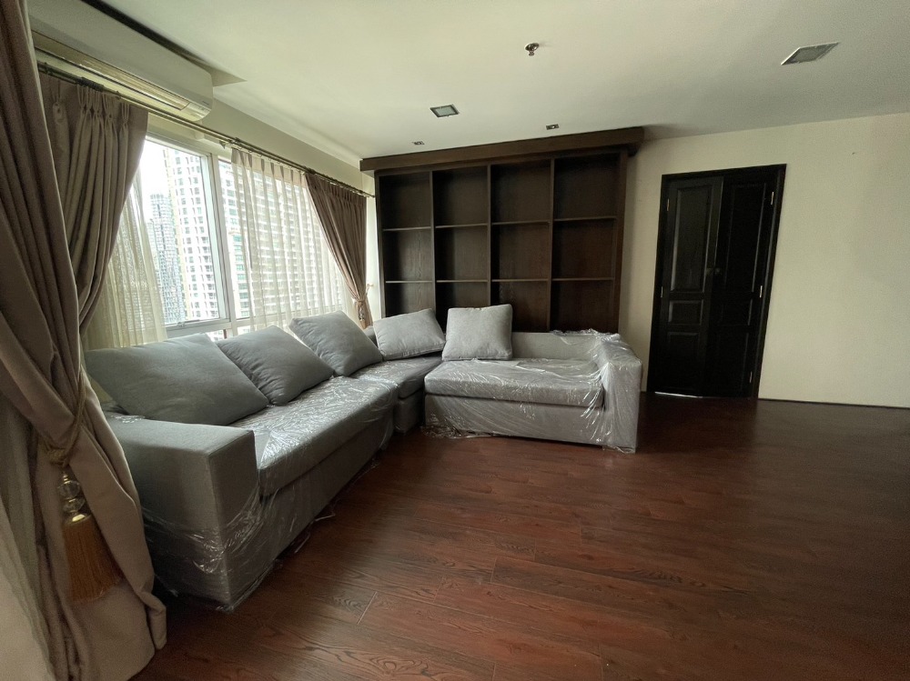ขายคอนโดสีลม ศาลาแดง บางรัก : Silom Suite Room for Sell (Sathorn 12)